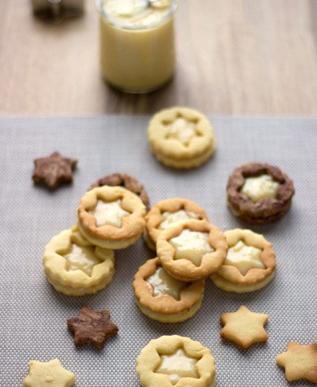 Dulce de Leche Sandwich Cookies