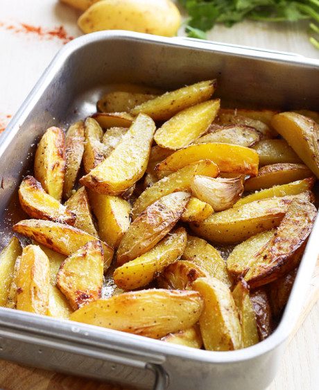 Oven baked potato wedges