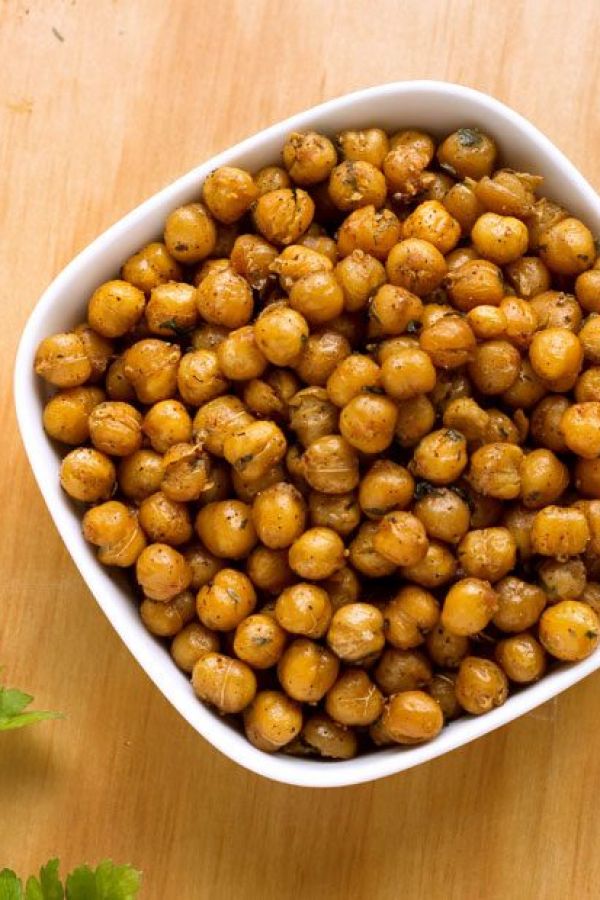 Spicy Roasted Chickpeas Snack - #recipe by #eatwell101 - https://www.eatwell101.com/spicy-roasted-chickpeas-recipe