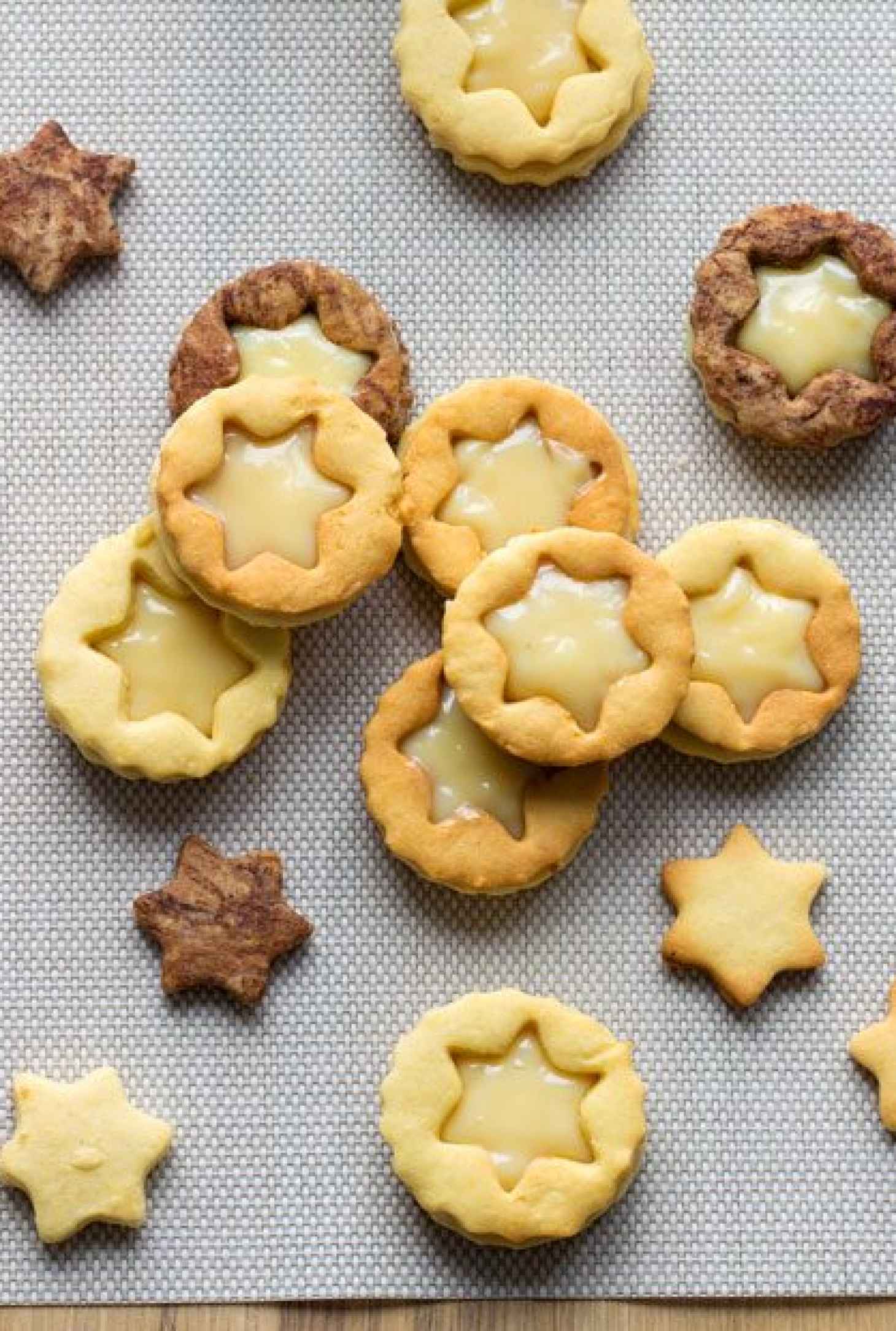 Dulce de Leche Sandwich Cookies - #recipe by #eatwell101 - https://www.eatwell101.com/dulce-de-leche-sandwich-cookies-recipe