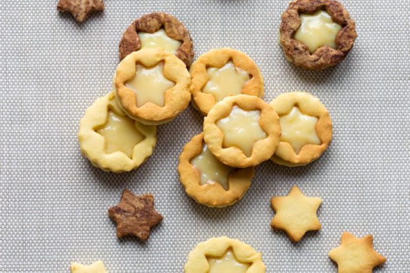 Dulce de Leche Sandwich Cookies - #recipe by #eatwell101 - https://www.eatwell101.com/dulce-de-leche-sandwich-cookies-recipe