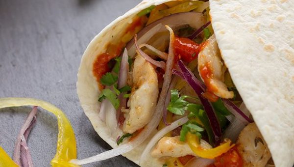 Healthy Chicken Salad Wraps - #recipe by #eatwell101 - https://www.eatwell101.com/easy-chicken-salad-wraps-recipe