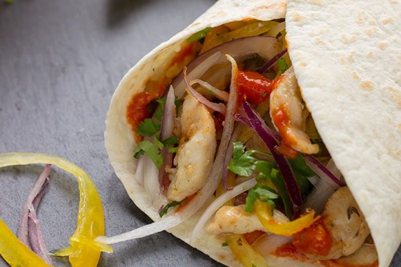 Healthy Chicken Salad Wraps - #recipe by #eatwell101 - https://www.eatwell101.com/easy-chicken-salad-wraps-recipe
