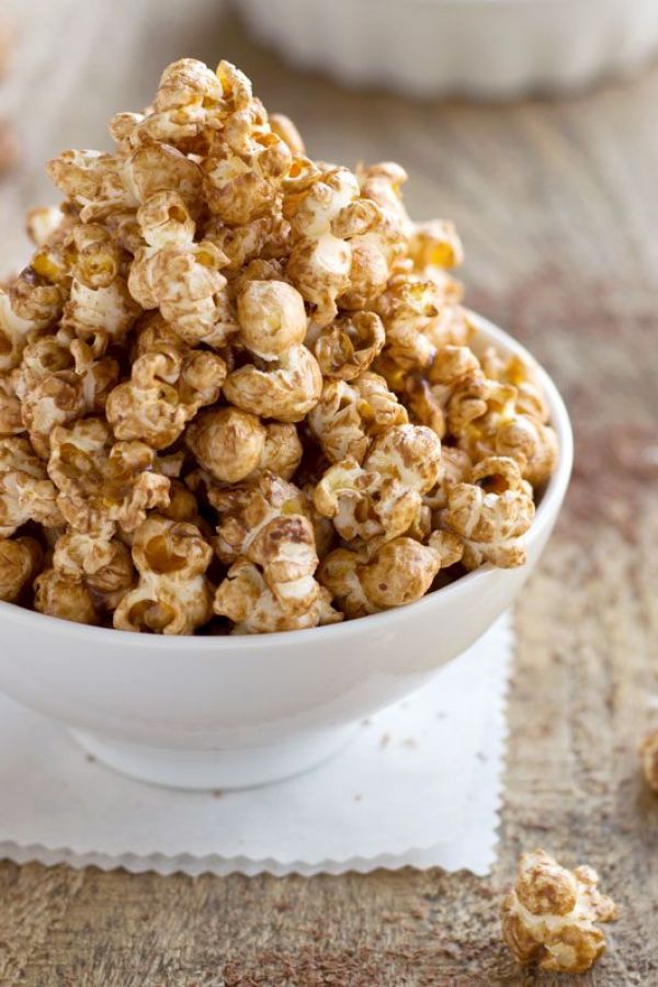 Milk Chocolate Popcorn - #recipe by #eatwell101 - https://www.eatwell101.com/milk-chocolate-popcorn-recipe