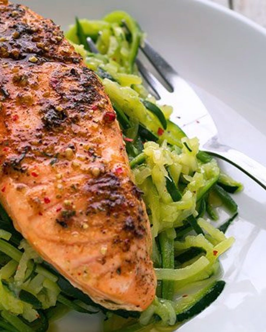 Oven Roasted Salmon with Zucchini Noodles - #recipe by #eatwell101 - https://www.eatwell101.com/roasted-salmon-with-zucchini-recipe