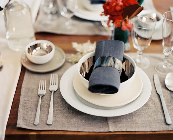 sophisticated thanksgiving tablescape