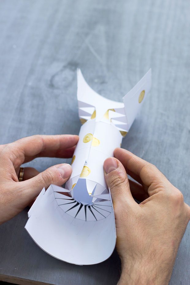 how to make paper crackers