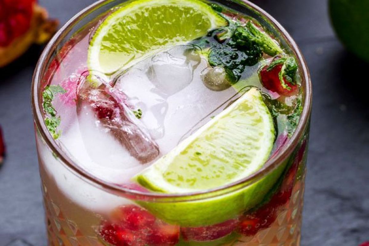 Pomegranate Mojito Cocktail