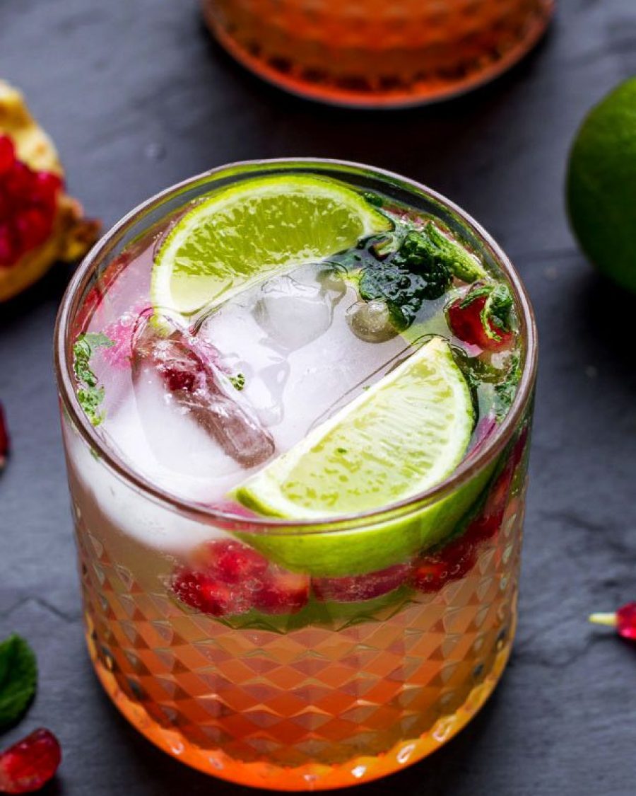 Pomegranate Mojito Cocktail - #recipe by #eatwell101 - https://www.eatwell101.com/easy-pomegranate-mojito-recipe