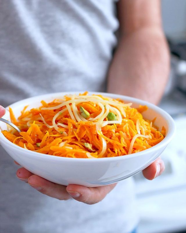 Cheese Kuri squash Salad with Tangerine Dressing - #recipe by #eatwell101 - https://www.eatwell101.com/raw-pumpkin-cheese-and-tangerine-salad