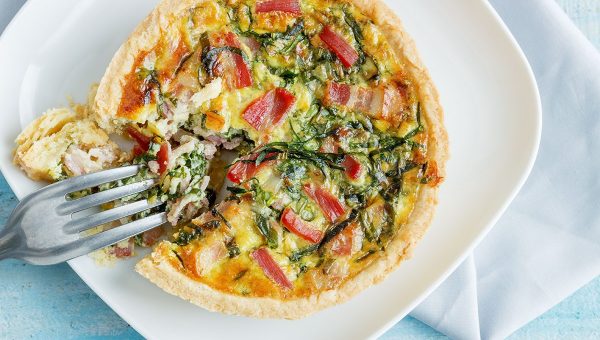 Swiss Chard and Bacon Quiche - #recipe by #eatwell101 - https://www.eatwell101.com/swiss-card-bacon-quiche-recipe