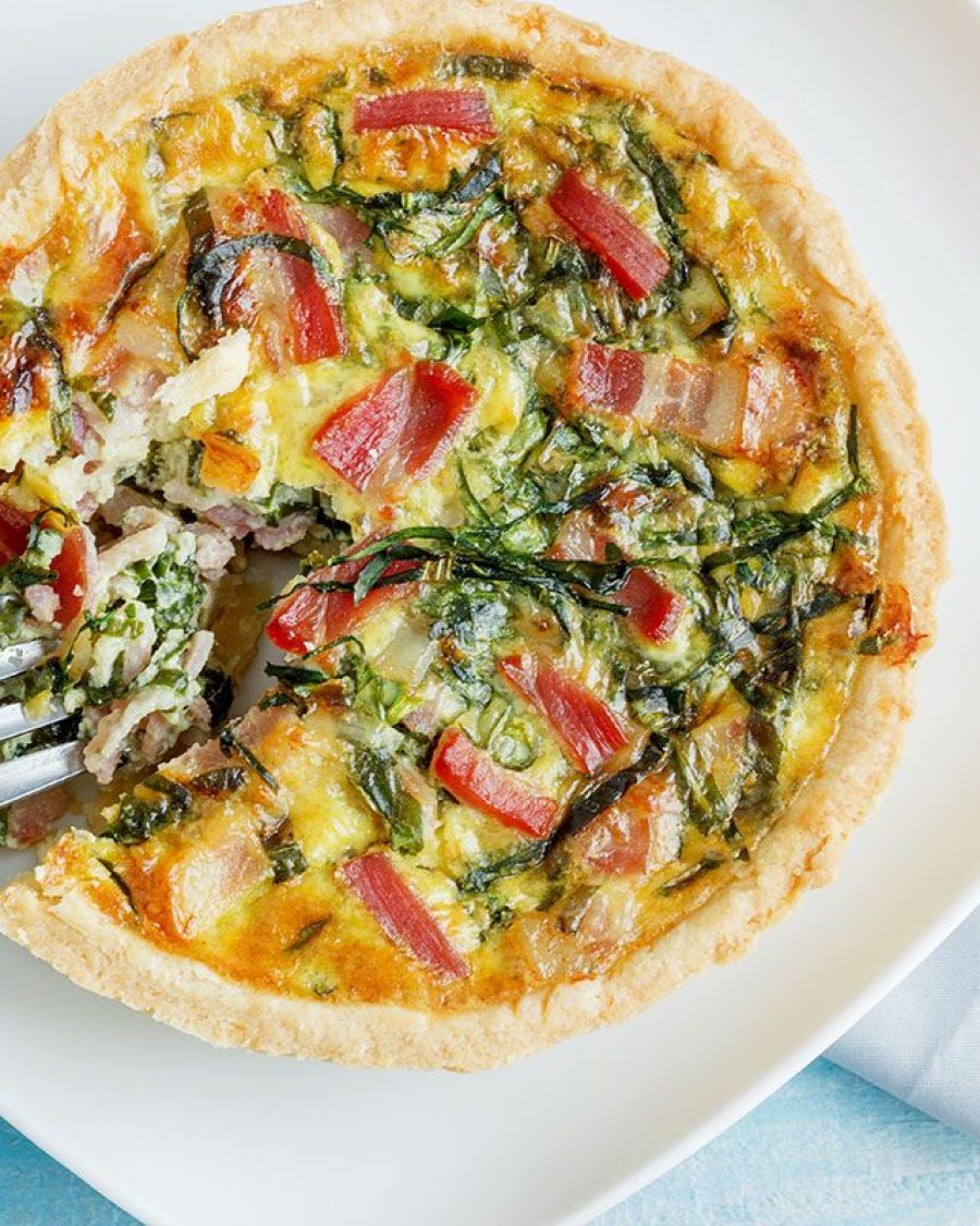 Swiss Chard and Bacon Quiche - #recipe by #eatwell101 - https://www.eatwell101.com/swiss-card-bacon-quiche-recipe