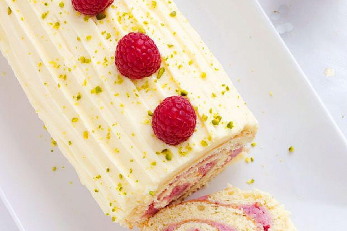 Raspberry Chocolate Cake Roll for your Holiday party
