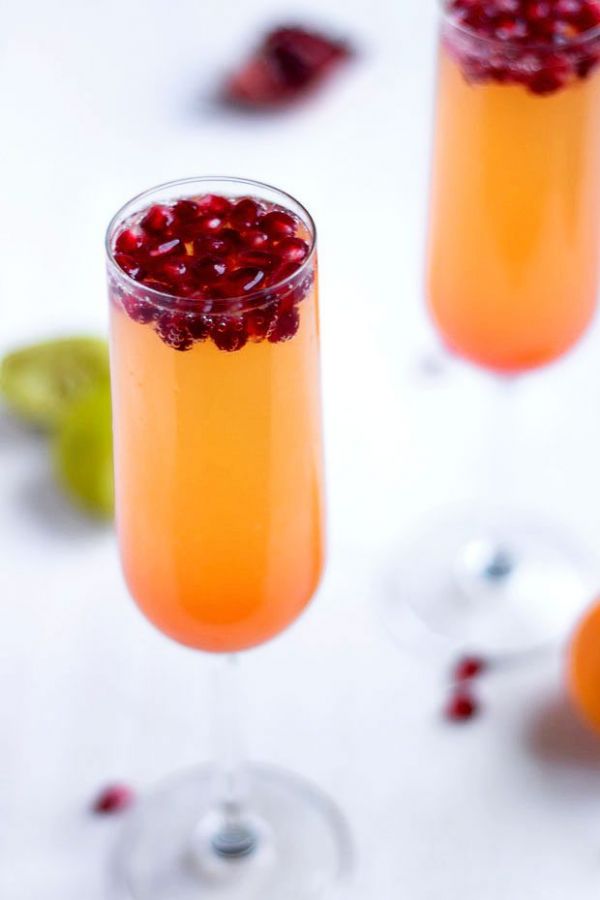 Pomegranate Champagne Cocktail - #recipe by #eatwell101 - https://www.eatwell101.com/champagne-cocktail-recipe