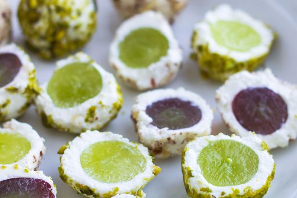 Last-Minute Appetizer: Goat Cheese Grape Balls