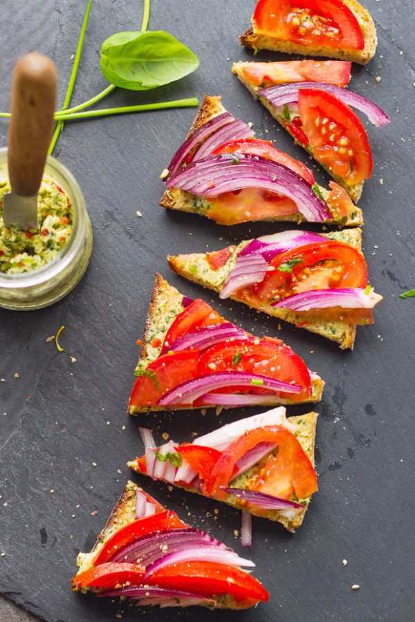 Herb Butter Tomato Toast - #recipe by #eatwell101 - https://www.eatwell101.com/tomato-red-onion-bruschetta-with-herb-flavored-butter