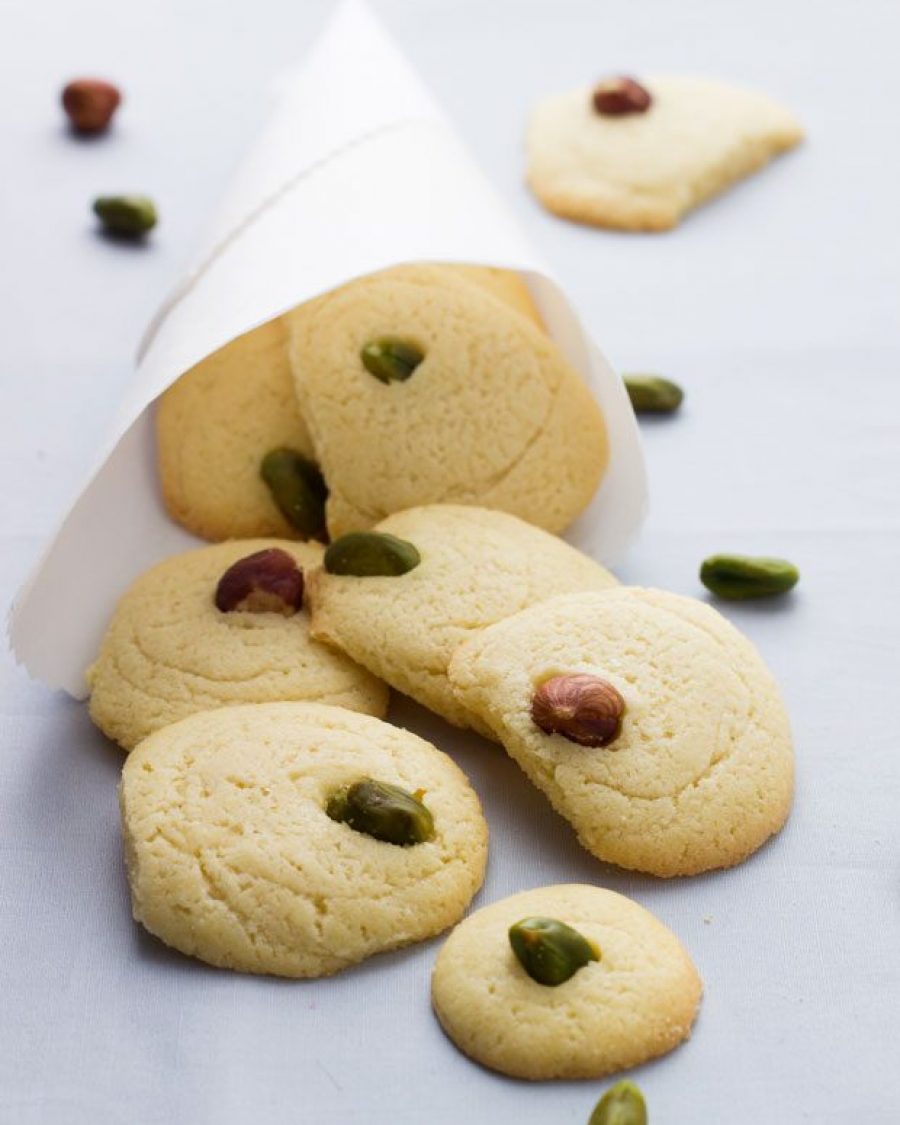 Sugar Cookies With Hazelnut & Pistachio - #recipe by #eatwell101 - https://www.eatwell101.com/sugar-cookies-recipe