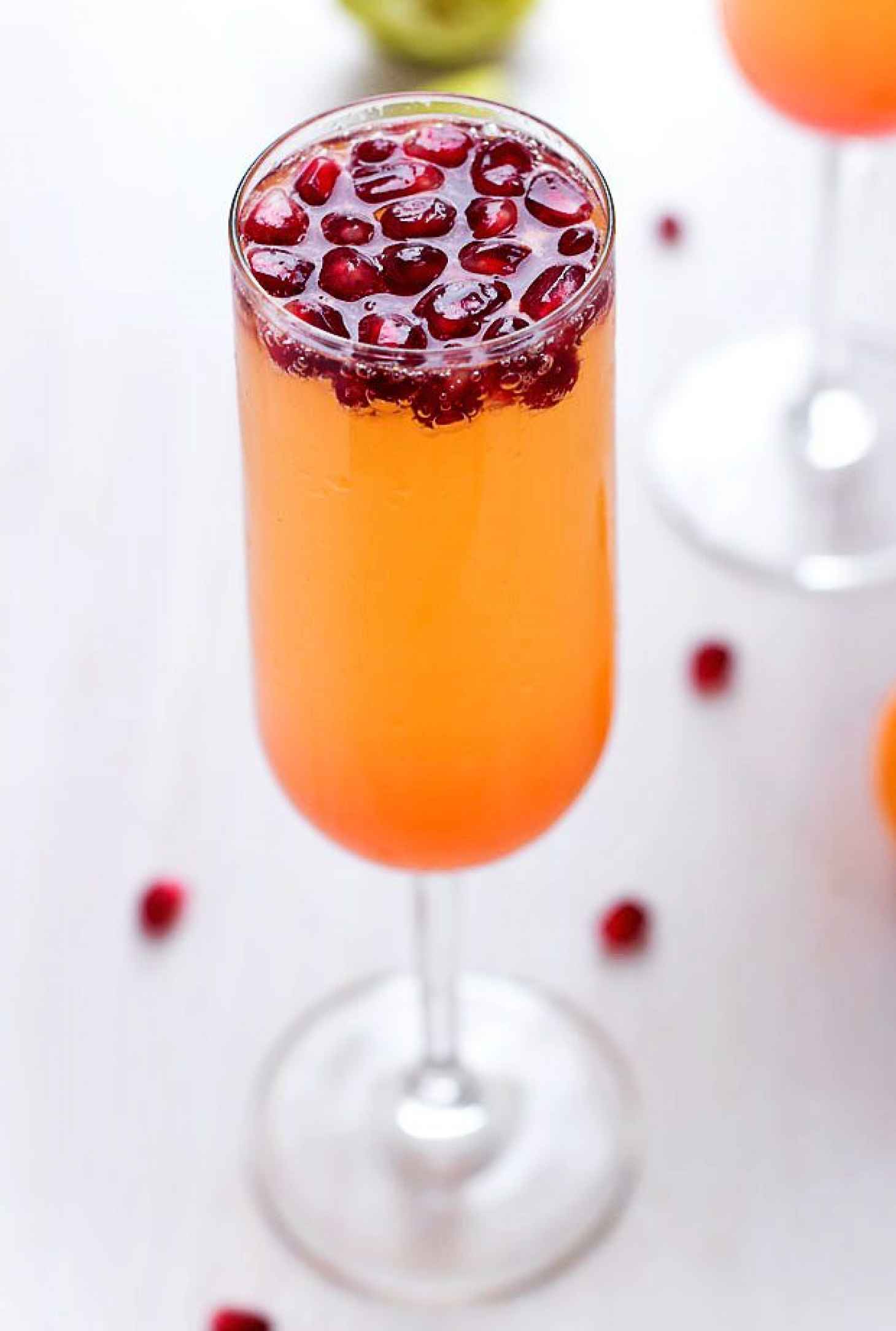 Tangerine Pomegranate Champagne Cocktail - #recipe by #eatwell101 - https://www.eatwell101.com/champagne-cocktail-recipe