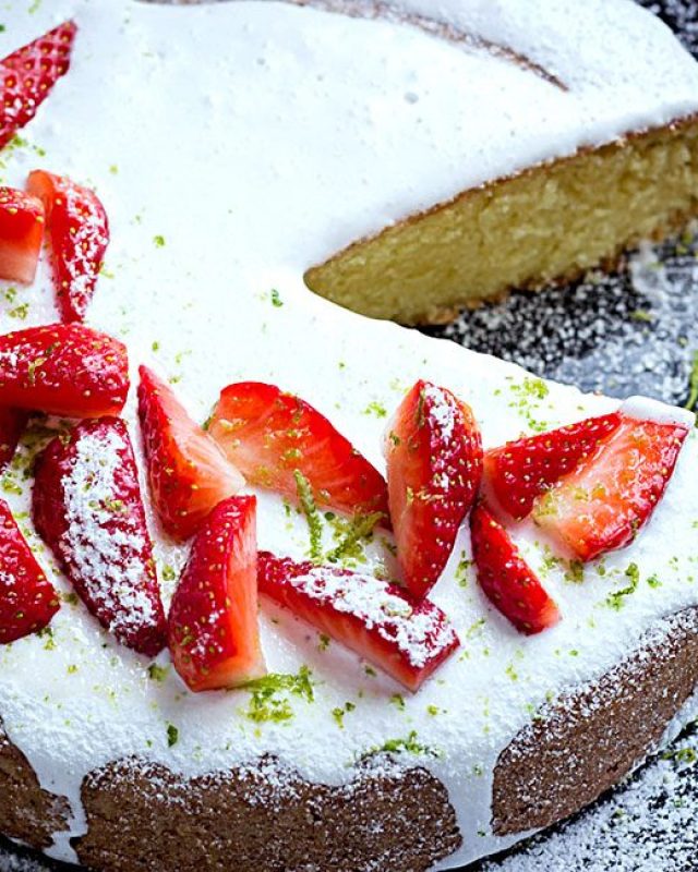 Glazed Strawberry Pound Cake - #recipe by #eatwell101 - https://www.eatwell101.com/glazed-strawberry-pound-cake-recipe