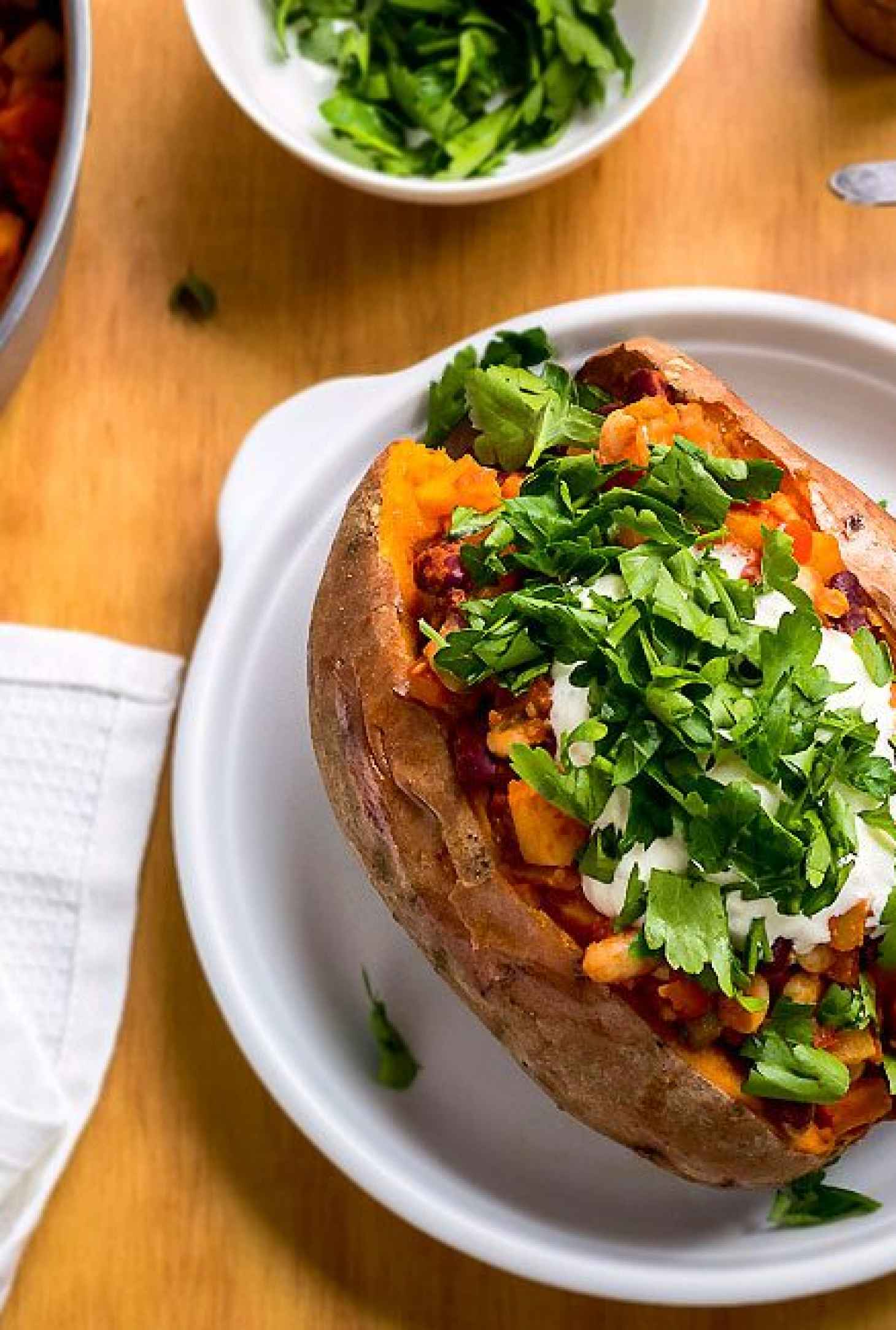 Stuffed Sweet Potato With Vegetable Chili - #recipe by #eatwell101 - https://www.eatwell101.com/stuffed-sweet-potato-with-vegetable-chili