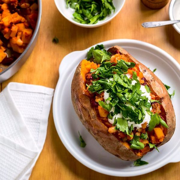 Stuffed Sweet Potato With Vegetable Chili - #recipe by #eatwell101 - https://www.eatwell101.com/stuffed-sweet-potato-with-vegetable-chili
