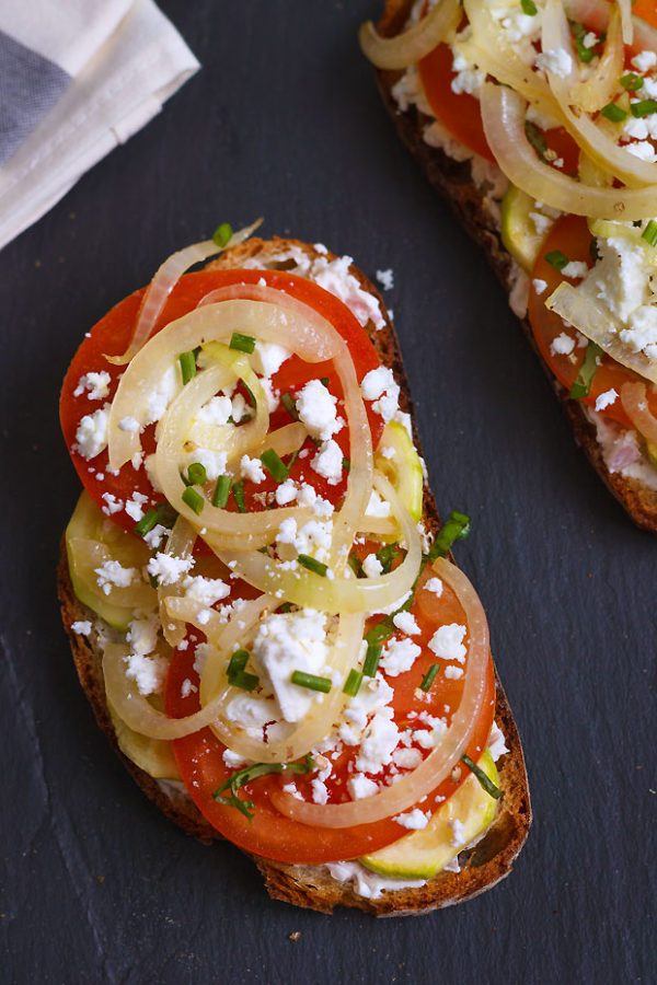 Zucchini Tomato and Feta Bruschetta - #recipe by #eatwell101 - https://www.eatwell101.com/zucchini-tomato-and-feta-bruschetta-recipe