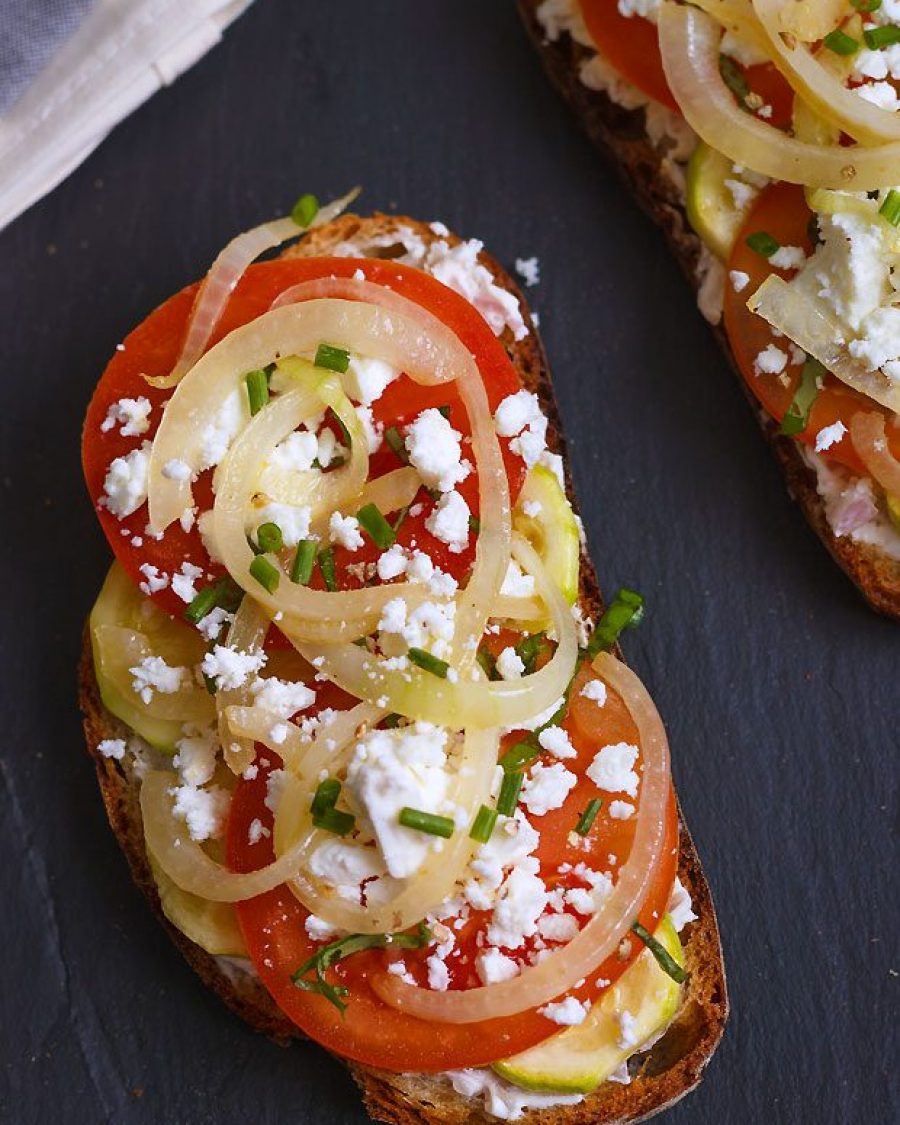 Zucchini Tomato and Feta Bruschetta - #recipe by #eatwell101 - https://www.eatwell101.com/zucchini-tomato-and-feta-bruschetta-recipe