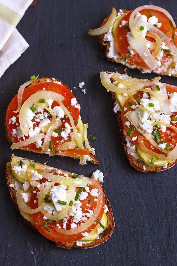 healthy-Tomato-Bruschetta