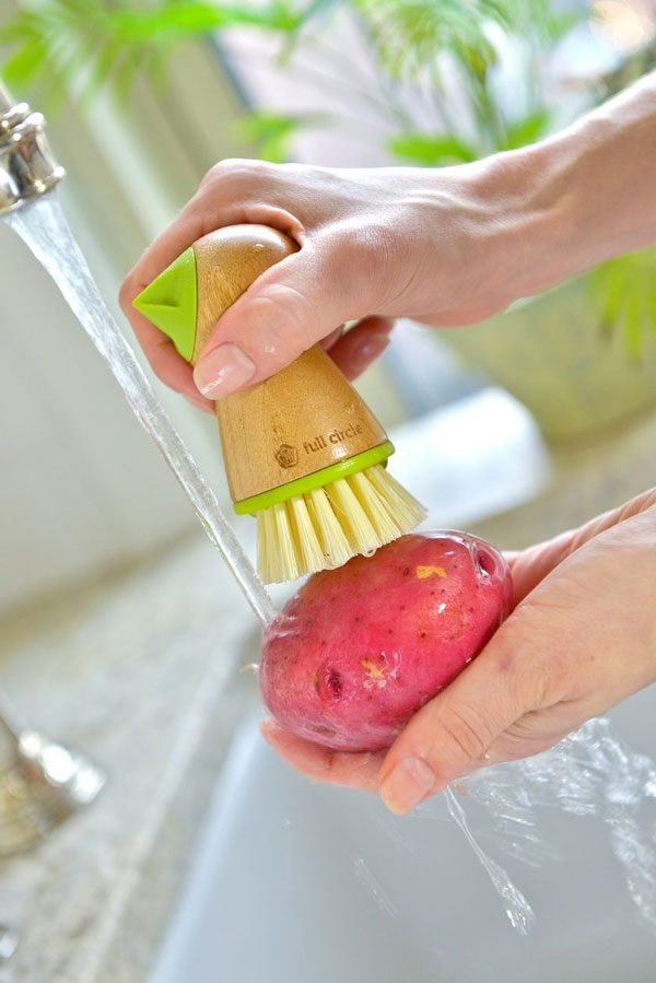 https://www.eatwell101.com/wp-content/uploads/2015/01/potato-brush.jpg