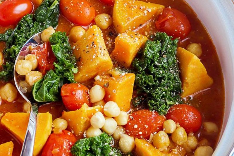 Sweet Potato, Kale and Chickpea Soup {Vegan} - #recipe by #eatwell101 - https://www.eatwell101.com/vegan-sweet-potato-kale-and-chickpea-soup-recipe