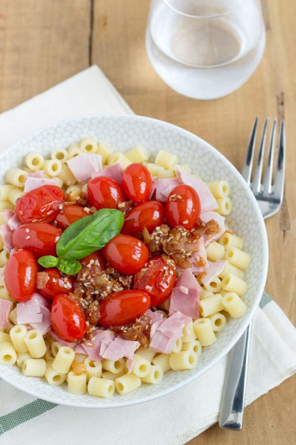 Ham Grape Tomato and Basil Pasta - #recipe by #eatwell101 - https://www.eatwell101.com/grape-tomato-pasta-dinner-recipe