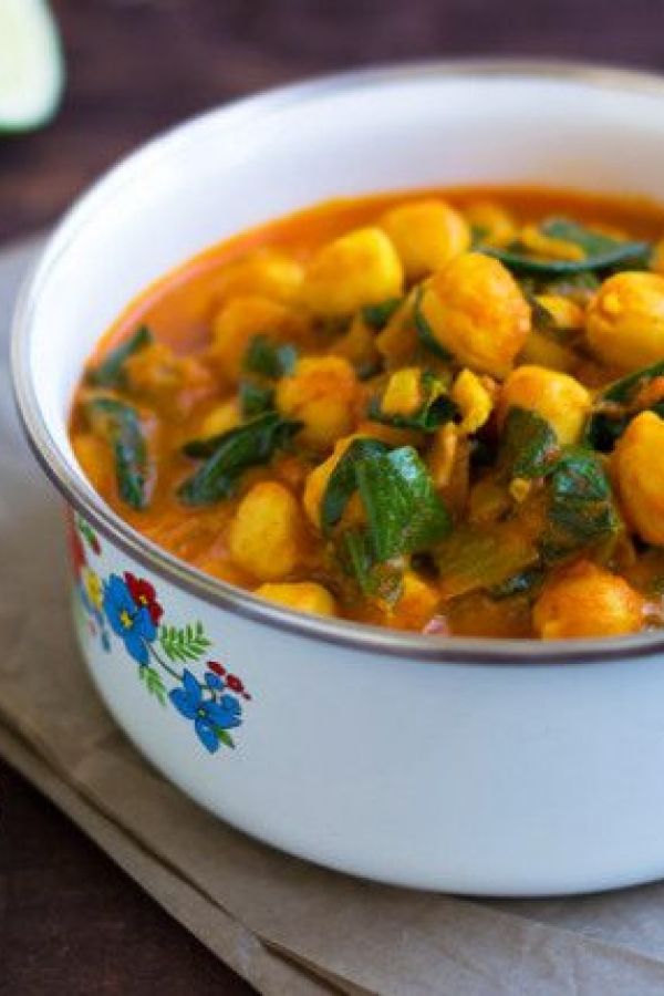 Chickpeas Spinach Curry - #recipe by #eatwell101 - https://www.eatwell101.com/chickpeas-spinach-curry-recipe