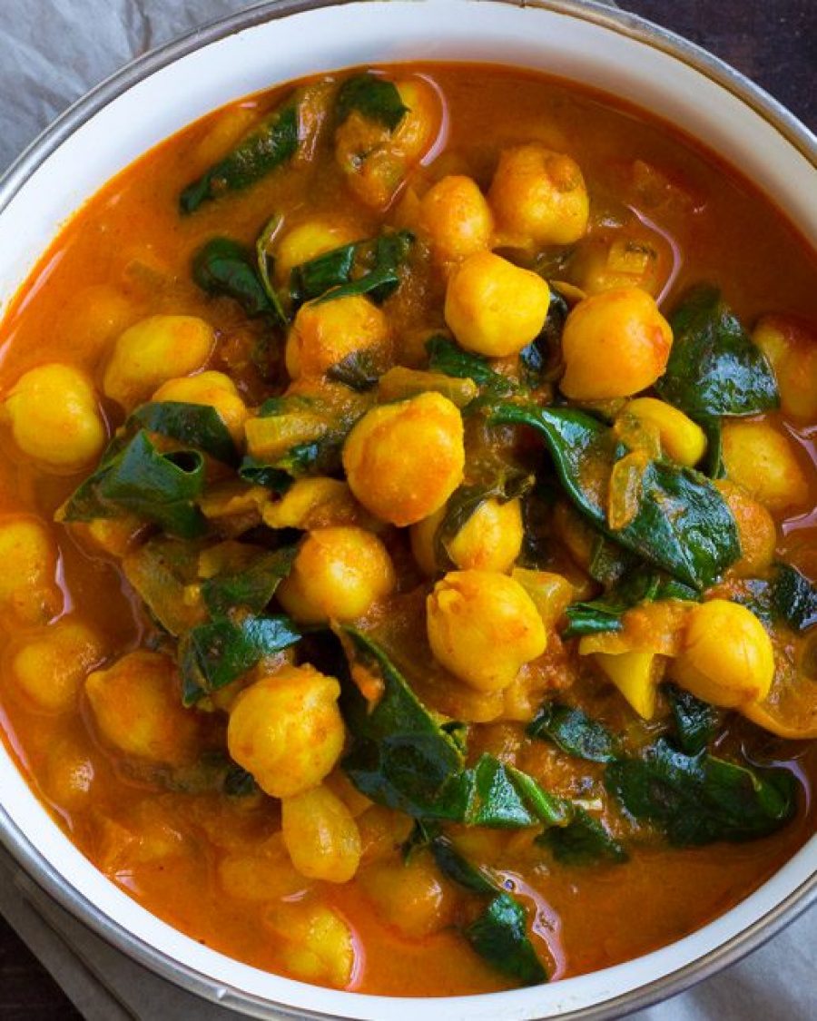 Chickpeas Spinach Curry - #recipe by #eatwell101 - https://www.eatwell101.com/chickpeas-spinach-curry-recipe