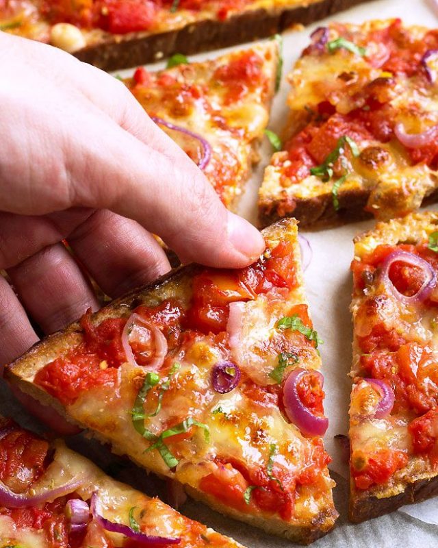 Pizza French Toasts - #recipe by #eatwell101 - https://www.eatwell101.com/pizza-french-toasts-breakfast-recipe