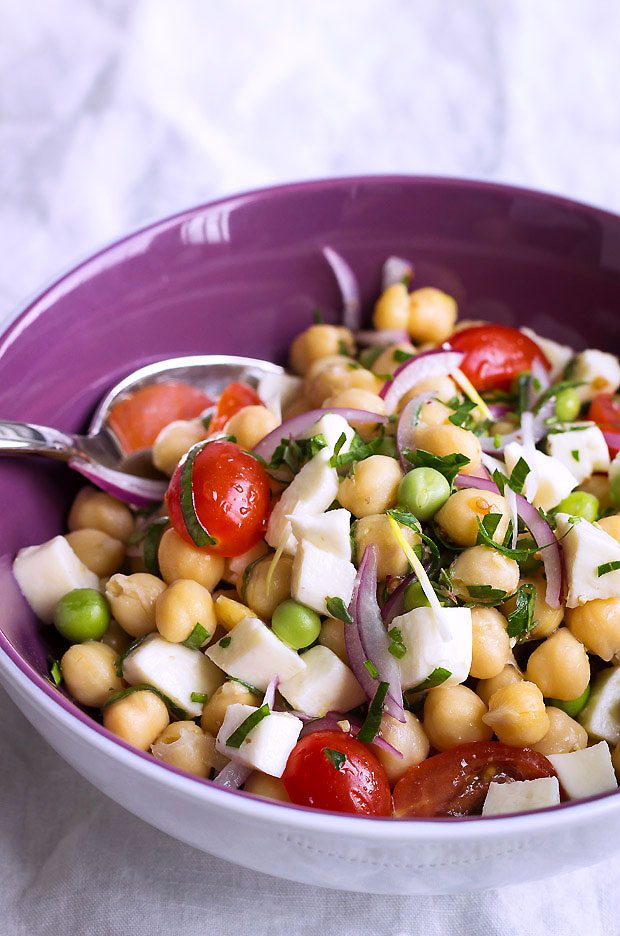 Chickpea Feta Greek Salad - #recipe by #eatwell101 - https://www.eatwell101.com/chickpeas-salad-recipe