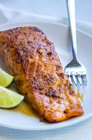 Spicy Sriracha-Glazed Salmon with Yogurt Sauce