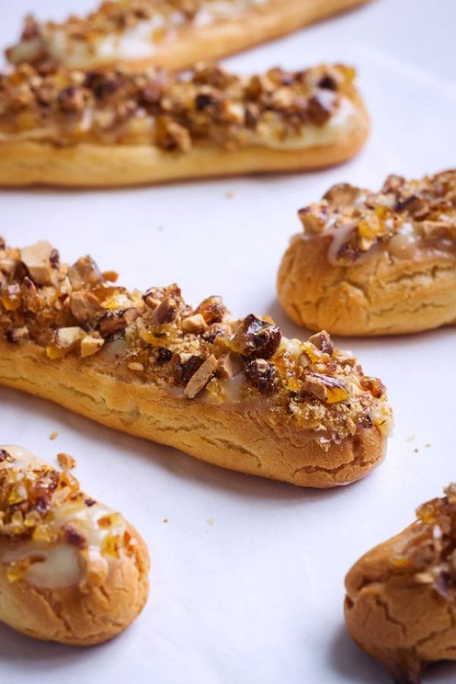 White Chocolate & Caramelized Almond Eclairs