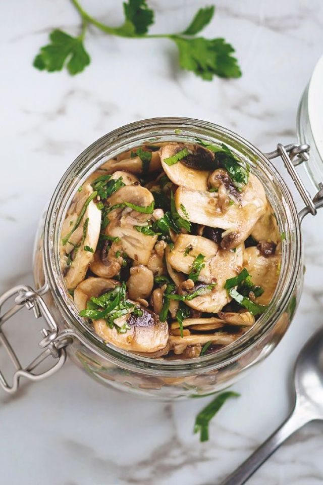 Garlic and Parsley Marinated Mushrooms