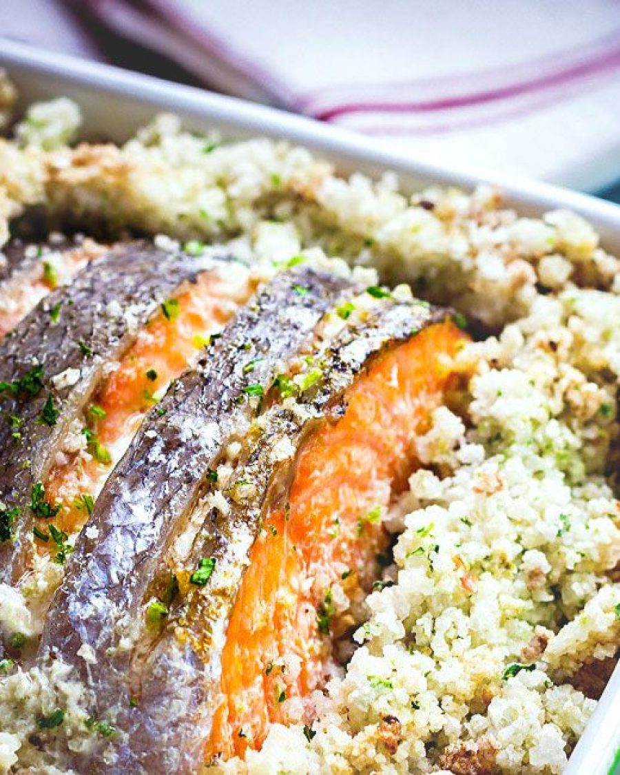 Cilantro Salt Crusted Salmon + Yogurt sauce - #recipe by #eatwell101 - https://www.eatwell101.com/baked-salmon-in-salt-crust-recipe