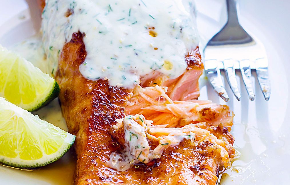 Spicy Sriracha-Glazed Salmon with Yogurt Sauce - #recipe by #eatwell101