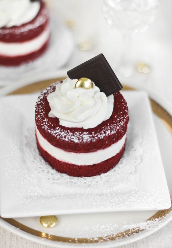 The Cutest Ideas for a Romantic Treats Party