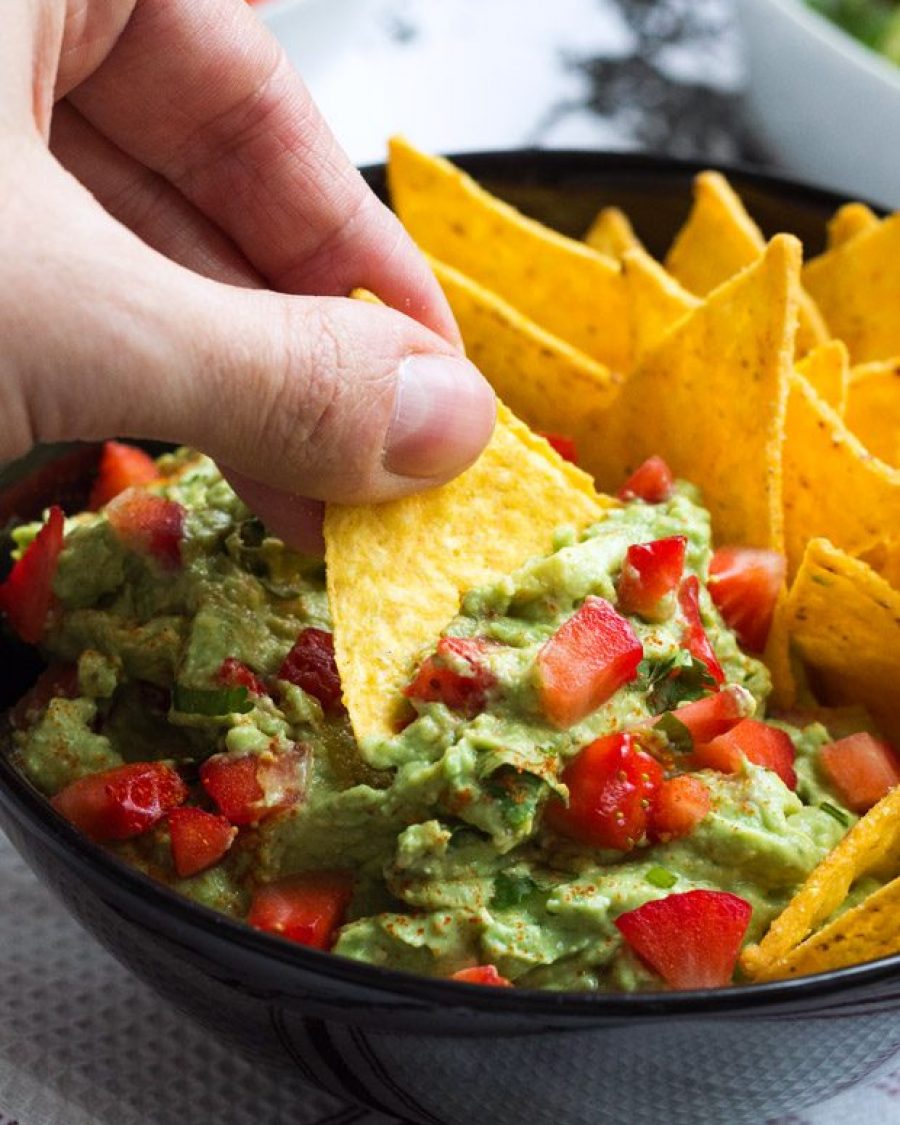 Chunky Strawberry Guacamole - #recipe by #eatwell101 - https://www.eatwell101.com/strawberry-guacamole-recipe