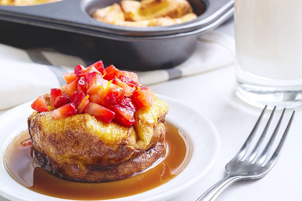 Baked French Toast Muffins with Strawberry Salsa