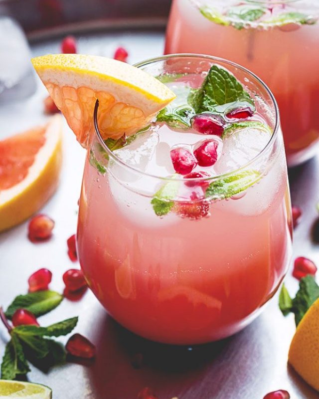 Cheery Grapefruit Margaritas - #recipe by #eatwell101 - https://www.eatwell101.com/grapefruit-margarita-recipe-2