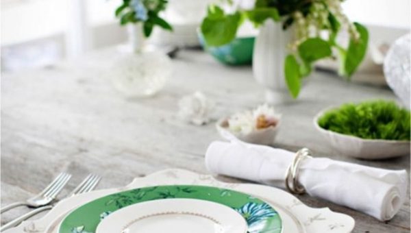 7 Accessories You Need For a St. Patrick’s Day Table - #recipe by #eatwell101 - https://www.eatwell101.com/st-patricks-day-table-top