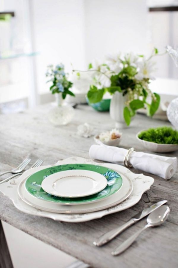 7 Accessories You Need For a St. Patrick’s Day Table - #recipe by #eatwell101 - https://www.eatwell101.com/st-patricks-day-table-top