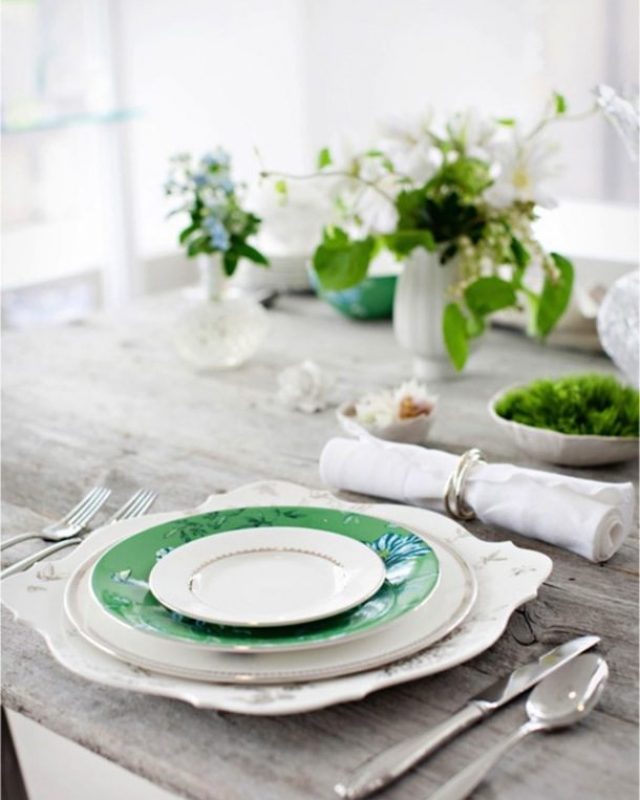 7 Accessories You Need For a St. Patrick’s Day Table - #recipe by #eatwell101 - https://www.eatwell101.com/st-patricks-day-table-top