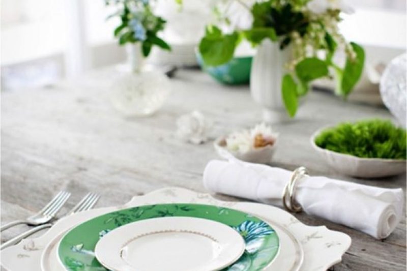 7 Accessories You Need For a St. Patrick’s Day Table - #recipe by #eatwell101 - https://www.eatwell101.com/st-patricks-day-table-top