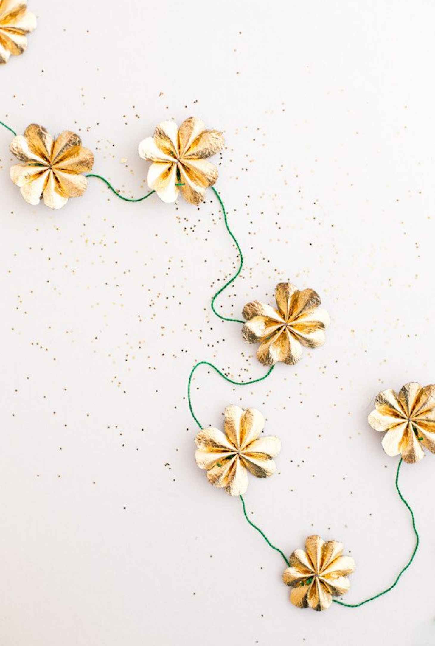 8 Chic DIY Ideas for St Patricks Day Décor - #recipe by #eatwell101 - https://www.eatwell101.com/diy-st-patricks-day-decor
