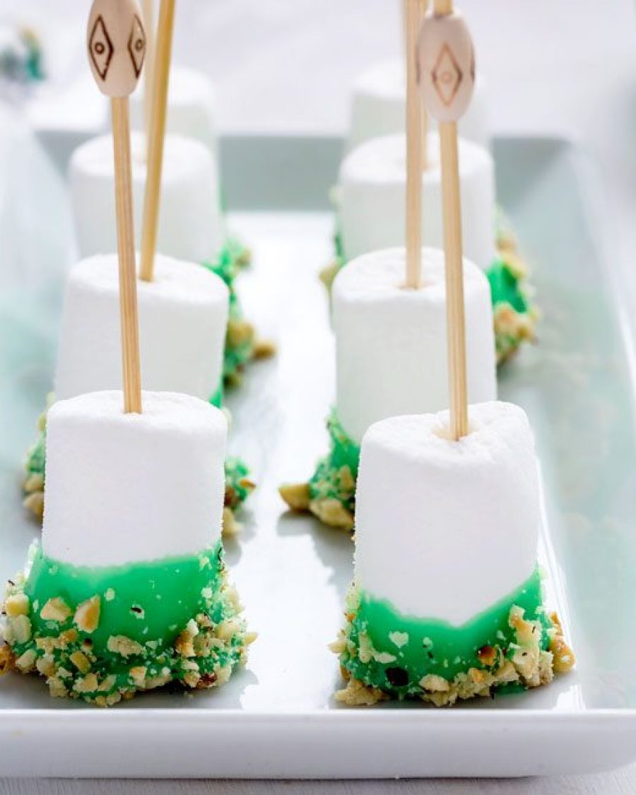 Chocolate Marshmallow Pops for St. Patrick’s Day - #recipe by #eatwell101 - https://www.eatwell101.com/st-patricks-day-chocolate-covered-marshmallow-pops